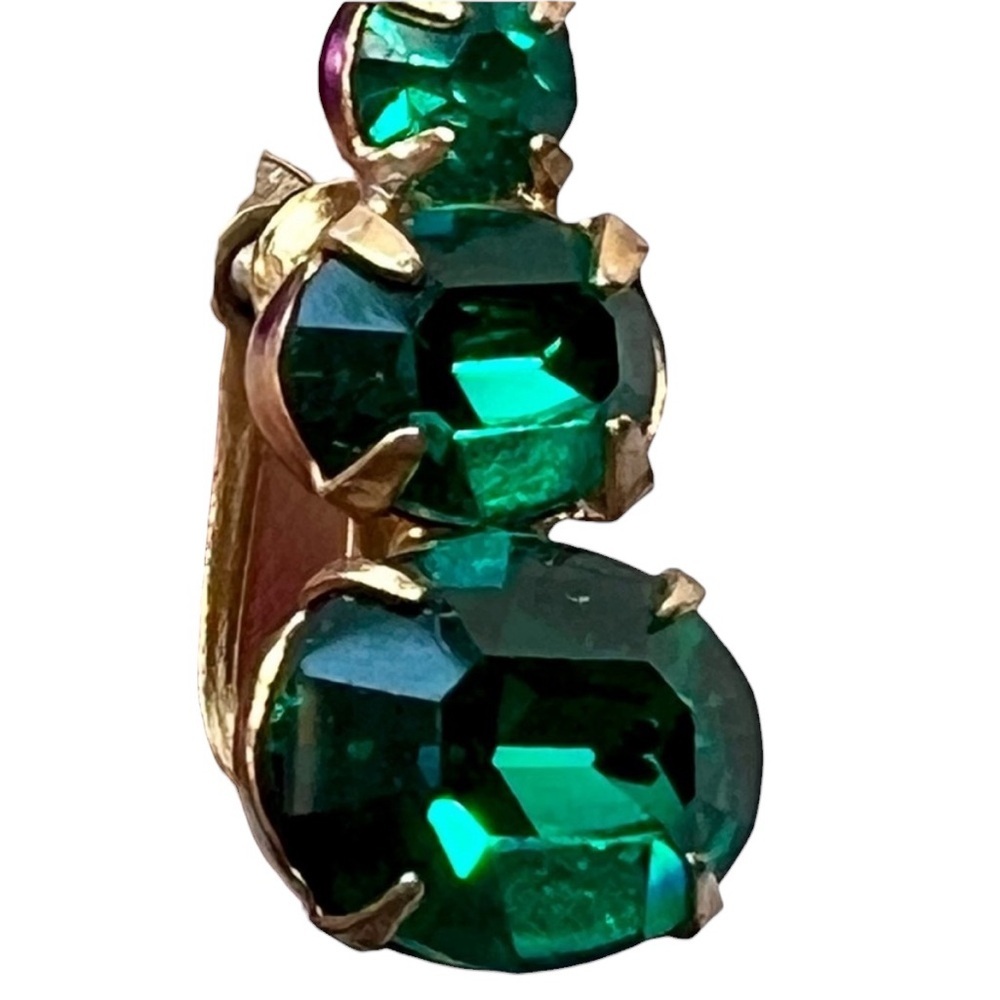 Vintage Emerald Green Goldtone Clip On Screwback Teardrop Earrings - Picture 4 of 6
